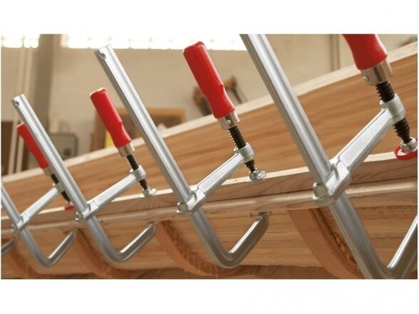 Зажим Bessey ClassiX GS12 из цельного металлического профиля с деревянной ручкой, макс. длина зажима 120 мм 4 Зажим Bessey ClassiX GS12 из цельного металлического профиля с деревянной ручкой, макс. длина зажима 120 мм 4