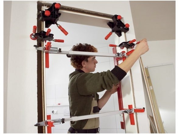 Bessey durų rėmo tiesinimo spaustuvai TFM 3 Bessey durų rėmo tiesinimo spaustuvai TFM 3