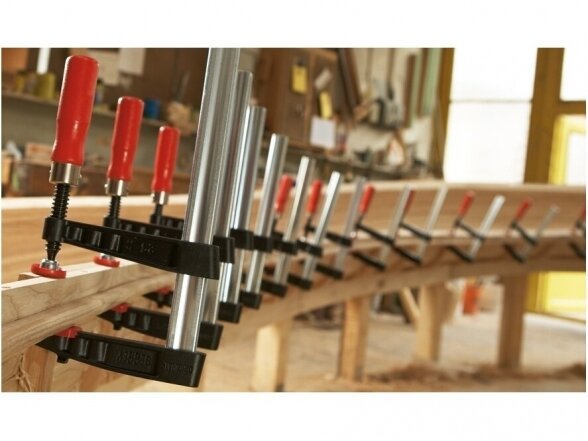 Чугунный зажим Bessey TG30B8 с деревянной ручкой, макс. длина зажима 300 мм, вылет челюстей 80 мм 4 Чугунный зажим Bessey TG30B8 с деревянной ручкой, макс. длина зажима 300 мм, вылет челюстей 80 мм 4
