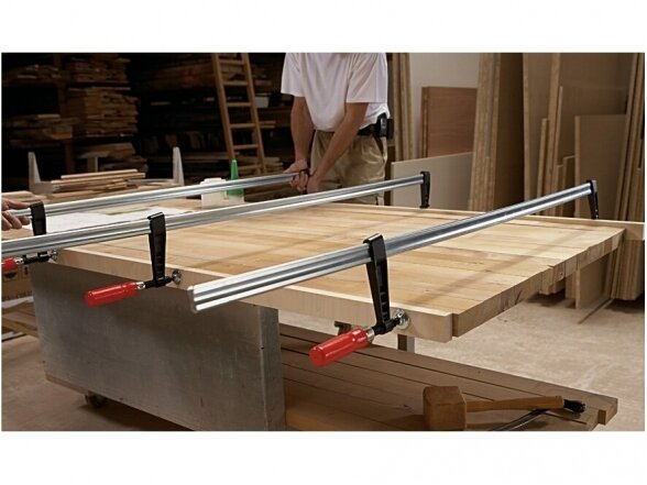 Bessey TGK200 Cast Iron Clamp with Wooden Handle, Max. Clamping Length 2000 mm 3