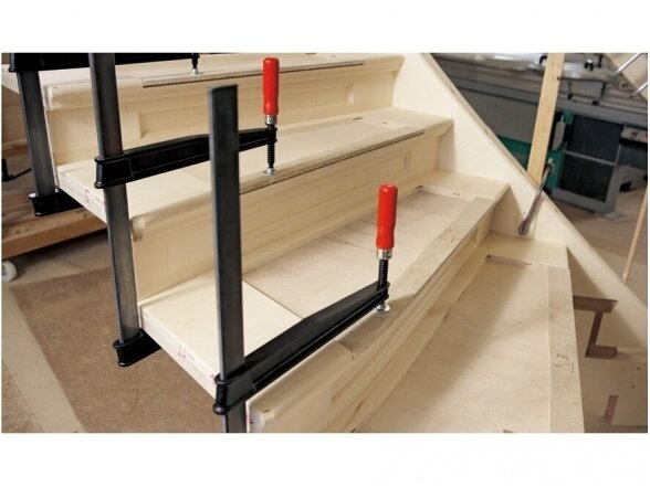 Ketaus spaustuvas Bessey TGN100T30 su medine rankena, maks. spaudimo ilgis 1000 mm, žiočių gylis 300 mm 2 Ketaus spaustuvas Bessey TGN100T30 su medine rankena, maks. spaudimo ilgis 1000 mm, žiočių gylis 300 mm 2