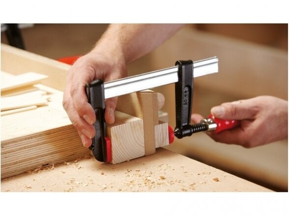 Чугунный зажим Bessey TPN20B6BE с деревянной ручкой, макс. длина сжатия 200 мм, глубина захвата 60 мм 3
