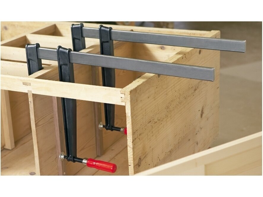 Ketaus spaustuvas Bessey TGN80T20 su medine rankena, maks. spaudimo ilgis 800 mm, žiočių gylis 200 mm 1 Ketaus spaustuvas Bessey TGN80T20 su medine rankena, maks. spaudimo ilgis 800 mm, žiočių gylis 200 mm 1