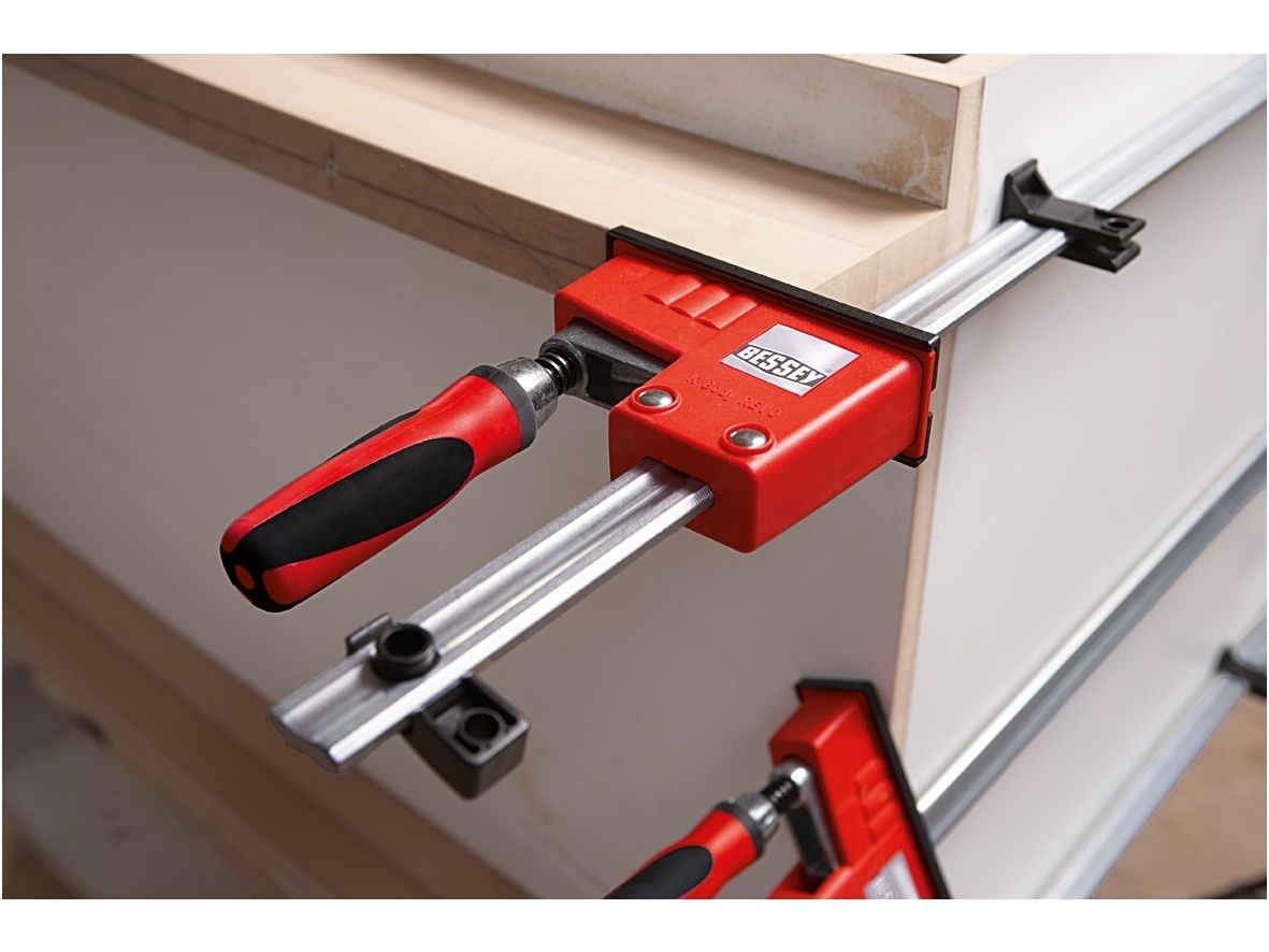 Korpusinis spaustuvas Bessey REVO KR30-2K, spaudimo plotis 300 mm 5 Korpusinis spaustuvas Bessey REVO KR30-2K, spaudimo plotis 300 mm 5