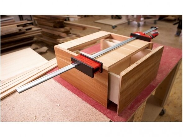 Korpusinis spaustuvas Bessey REVO KRV150-2K, spaudimo plotis 1500 mm 3 Korpusinis spaustuvas Bessey REVO KRV150-2K, spaudimo plotis 1500 mm 3