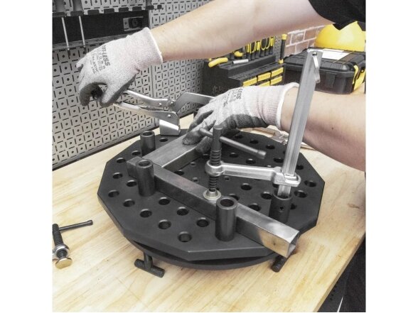 Mobile tripod welding stand Scout 350mm | 16 mm system 5 Mobile tripod welding stand Scout 350mm | 16 mm system 5