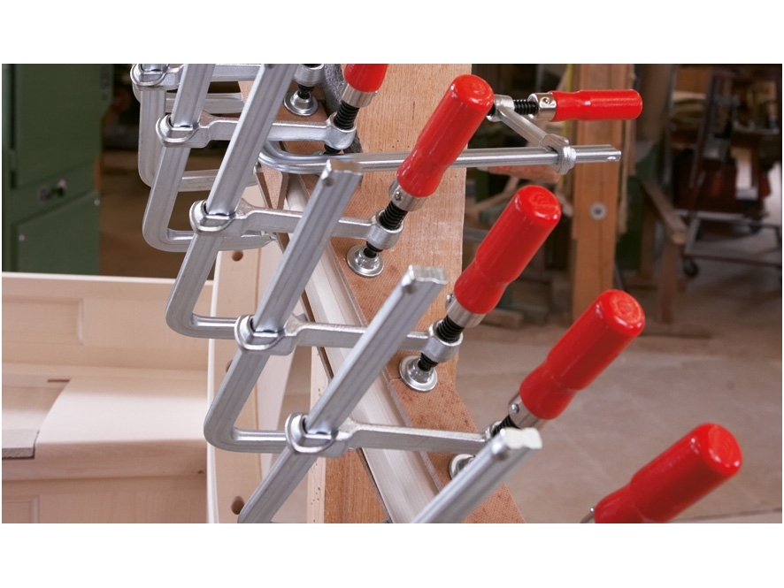 Струбцина Bessey ClassiX GS из цельного металлического профиля с деревянной ручкой, макс. длина сжатия 100 мм 3 Струбцина Bessey ClassiX GS из цельного металлического профиля с деревянной ручкой, макс. длина сжатия 100 мм 3