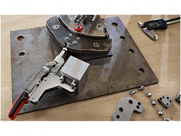 Сверхлинийный зажим с выдвижной опорой и наклонной базой Bessey STC-IHA 2 Сверхлинийный зажим с выдвижной опорой и наклонной базой Bessey STC-IHA 2