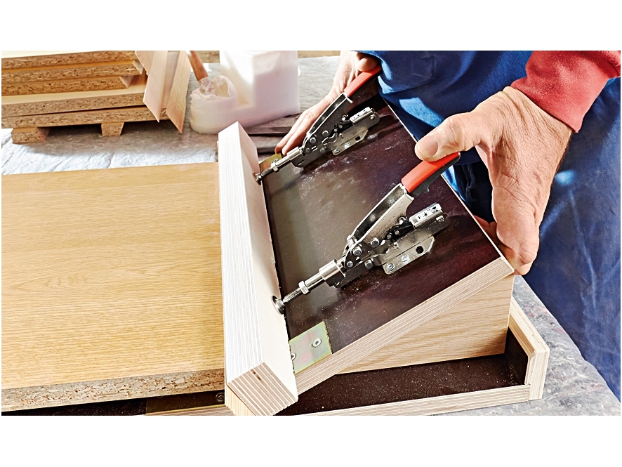 Сверхпрочный зажим Bessey STC-IHH15 с выдвижной опорой и горизонтальной базой 4 Сверхпрочный зажим Bessey STC-IHH15 с выдвижной опорой и горизонтальной базой 4